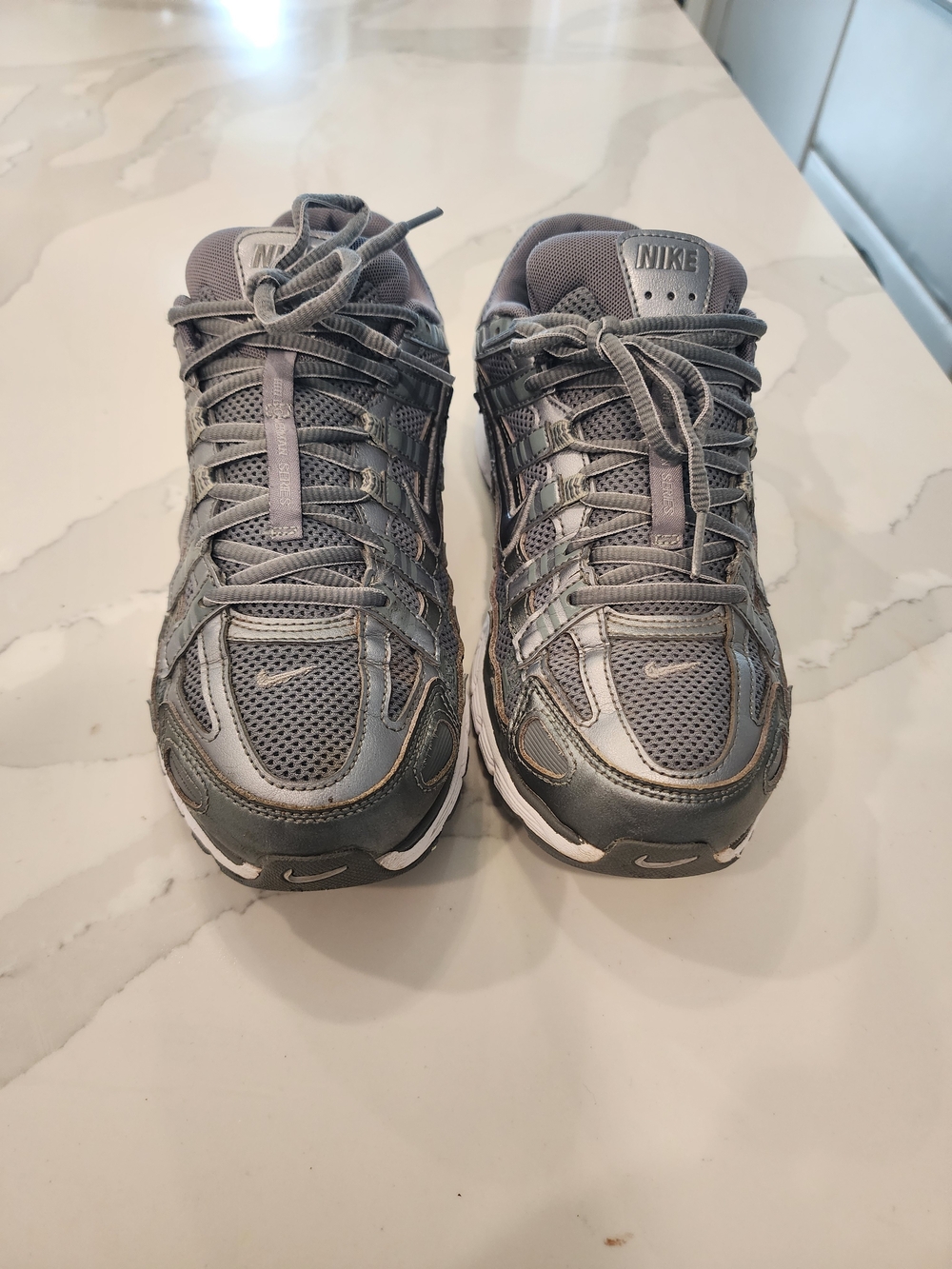 Nike P-6000 Metallic Cool Grey CD6404-023 Men's Size 8.5 / Women's 10